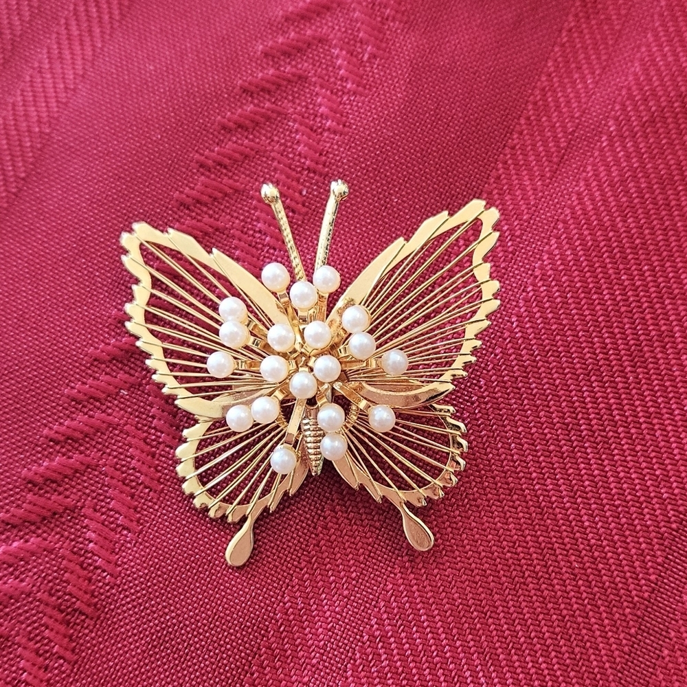 MONET Butterfly Brooch with Pearls - Picture 4 of 5